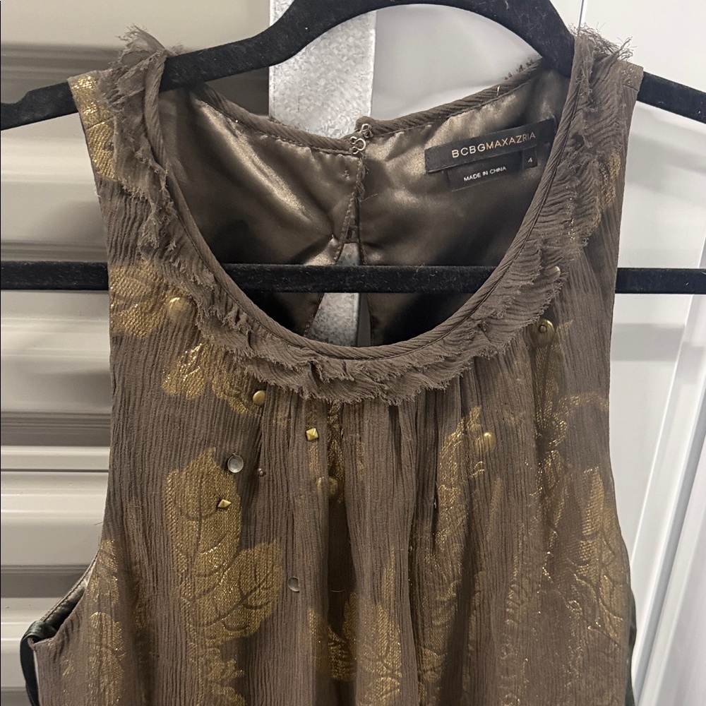 BCBGMaxAzria Taupe and Gold Leaf Pattern Top